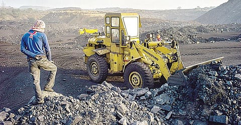 கோல் இந்தியா-வின் 10% பங்குகள் விலக்கம்: மத்திய அரசு முடிவு