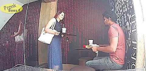 ‘தனிமைப் பெண்’ணின் உள்ளத்திலே குடியிருக்க நாம் வரலாமா?