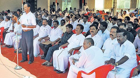 என்எல்சி தொழிலாளர்கள் காலவரையற்ற உண்ணாவிரதம் தொடக்கம்