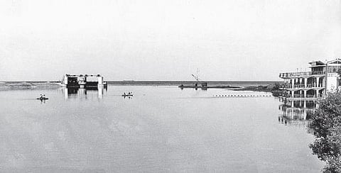 சென்னையின் தலைமுறை, தொழில், வளர்ச்சி: தன் வரலாறு கூறும் கூவம் நதி