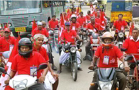 5 தேசிய கட்சிகளின் நன்கொடை வசூலில் ரசீது மூலம் பெற்றது 57 சதவீதம்தான்: முன்னணி தேர்தல் கண்காணிப்பு அமைப்பு தகவல்