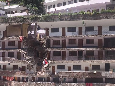 இமாச்சலில் நிலச்சரிவு: 10 பேர் பரிதாப பலி