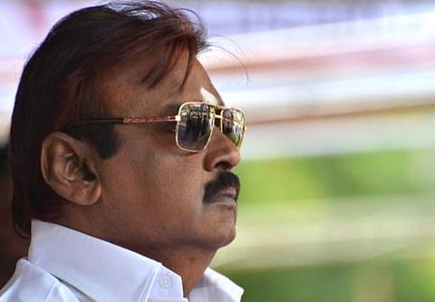 அதிமுகவினரை ஜெ. கட்டுப்படுத்த வேண்டும்: விஜயகாந்த்