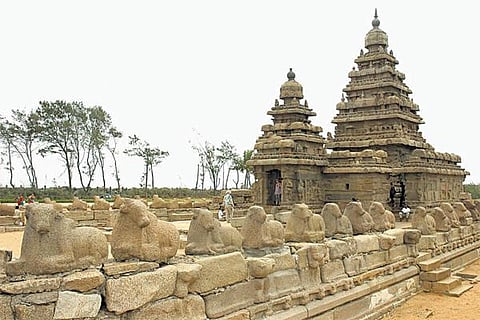 ‘ஆதர்ஷ் ஸ்மாரக்’ திட்டத்தில் தஞ்சை, மாமல்லபுரம் கோயில்கள் புனரமைப்பு: தொல்லியல் கண்காணிப்பாளர் லூர்துசாமி தகவல்