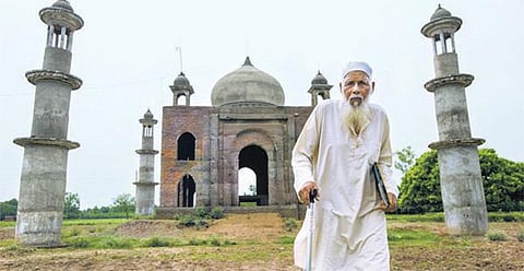 ‘மினி தாஜ்மஹால்’ கட்டும் முதியவருக்கு முதல்வர் உதவி