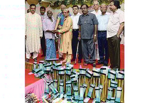 மாற்றுத்திறனாளிகளுக்கான திட்டங்களை செயல்படுத்துவதில் தமிழகம் முன்னோடி: அமைச்சர் வளர்மதி பெருமிதம்