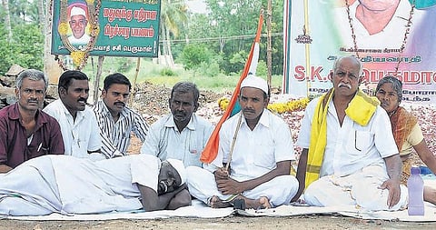 மதுவிலக்கை அமல்படுத்த வலியுறுத்தி சசிபெருமாள் குடும்பத்தினர் அடையாள உண்ணாவிரதம்