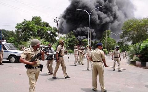 சாதி அடிப்படை இடஒதுக்கீடு ரத்தை பரிசீலிக்கும் தருணம் வந்துவிட்டது: வி.ஹெச்.பி.