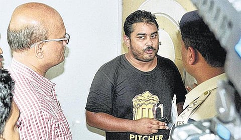 ஷீனா போரா கொலை வழக்கில் சகோதரர் மிகைல், ராகுல் முகர்ஜியிடம் மும்பை போலீஸார் விசாரணை