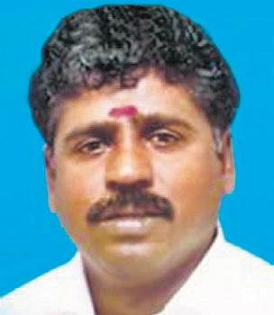 செங்குன்றம் அருகே பட்டப்பகலில் அதிமுக நிர்வாகி கொலை: பொதுமக்கள் சாலை மறியல்