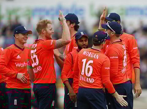 டி20: ஸ்டீவ் ஸ்மித் அதிரடி வீண்; ஆஸ்திரேலியாவை வீழ்த்தியது இங்கிலாந்து