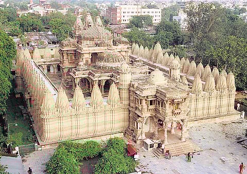 சமணத் திருத்தலங்கள்: வெண்பளிங்கில் ஒரு கனவு- ஹதீஸ்சிங் திருக்கோயில்