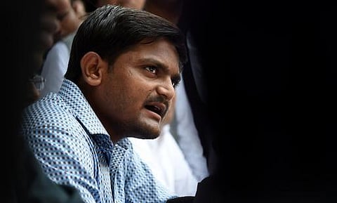 இட ஒதுக்கீடு விவகாரம் தொடர்பாக படேல் சமூக எம்எல்ஏக்களை சந்திக்கிறார் ஹர்திக்