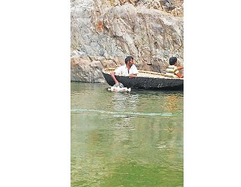 பரிசல் விபத்தில் மாயமான குழந்தையின் உடல் மீட்பு: 5 நாள் தேடுதல் பணி முடிவுக்கு வந்தது