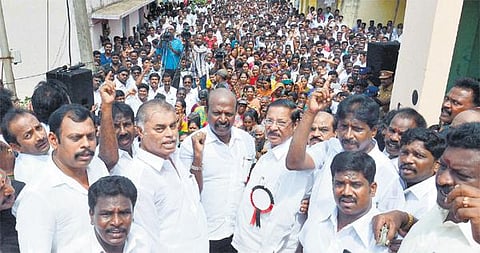 மணப்பாக்கத்தில் நீர்நிலை ஆக்கிரமிப்பு: முன்னாள் மேயர் மா.சுப்பிரமணியன் குற்றச்சாட்டு