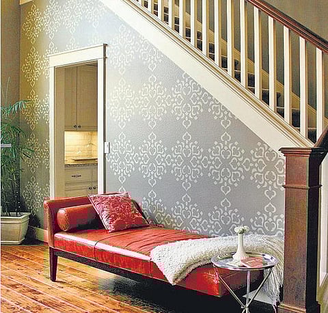 படிக்கட்டுச் சுவர்களை என்ன செய்யலாம்?