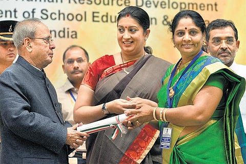 நன்னெறிகளை போதிக்கும் ஆசிரியர்கள் நாட்டுக்கு தேவை: குடியரசுத் தலைவர் பிரணாப் முகர்ஜி வலியுறுத்தல்