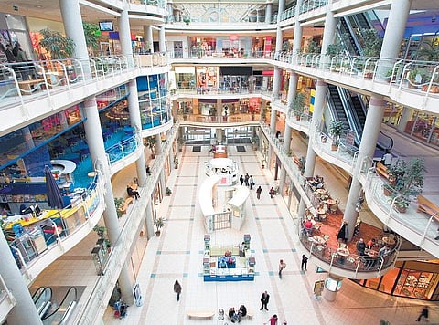 கடன் பொறியில் சிக்க வைக்கும் திட்டமில்லாத செலவுகள்