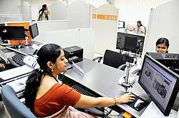 பாஸ்போர்ட் பெற `ஆன்-லைன்’ மூலம் விண்ணப்பம்: தாலுகா அலுவலக ‘இ-சேவை’ மையங்களில் தமிழகம் முழுவதும் விரைவில் தொடக்கம்