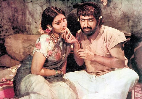 காற்றில் கலந்த இசை 21: மருகும் மனதின் மர்மப் பாடல்