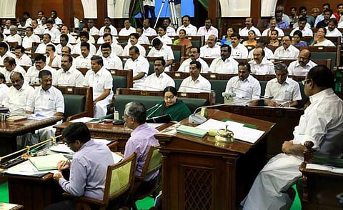 இலங்கை போர்க்குற்றம்: சர்வதேச விசாரணை கோரி தமிழக சட்டப்பேரவையில் தீர்மானம் நிறைவேற்றம்