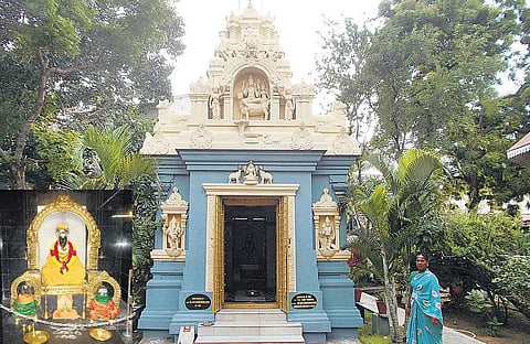 அன்னியமாய் ஒன்றுமே இல்லை!