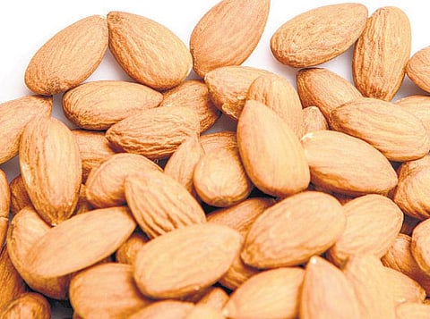 ரத்த அழுத்தத்தைக் குறைக்கும் பாதாம்