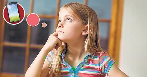 மாணவர்கள் உள்ளே, செல்பேசி வெளியே!