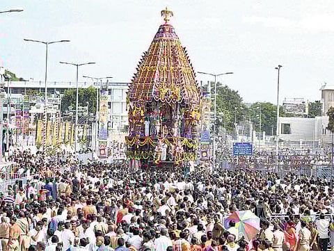 திருப்பதி பிரம்மோற்சவ தேர் திருவிழா: திரளான பக்தர்கள் பங்கேற்பு