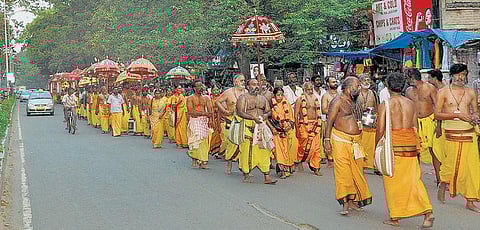 உலக சமாதானம் வேண்டி பாத யாத்திரை