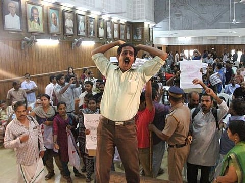 கலாம் புத்தகத்தின் மலையாள பெண் மொழிபெயர்ப்பாளருக்கு வெளியீட்டு விழாவில் அனுமதி மறுப்பு