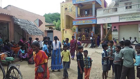 தருமபுரியில் குட்டையில் மூழ்கி 5 சிறுமிகள் பலி: சேற்றில் சிக்கிய சிறுமியைக் காப்பாற்ற முயன்று மாண்ட பரிதாபம்