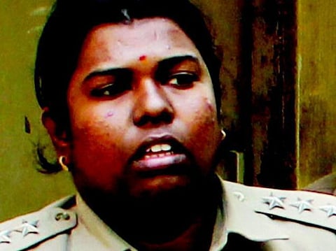 டிஎஸ்பி விஷ்ணுபிரியா தற்கொலை வழக்கு: சிபிஐ விசாரணை கோரும் மனுவை பரிசீலிக்க டிஜிபிக்கு உயர் நீதிமன்றம் உத்தரவு