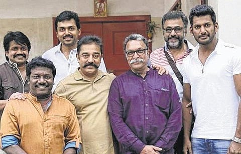 நடிகர் சங்கத் தேர்தல்: சரத்குமார், விஜயகுமார் வேட்புமனு தாக்கல் - நாசர் அணிக்கு கமல் ஆதரவு