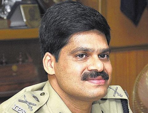 அப்பாவி மக்களை ஏமாற்றி வெளிநாட்டு வேலைக்கு அனுப்பினால் கடும் நடவடிக்கை: டிராவல் ஏஜென்டுகளுக்கு காவல்துறை எச்சரிக்கை