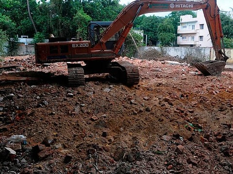 சென்னை டிமான்டி காலனி இடித்து தரைமட்டம்