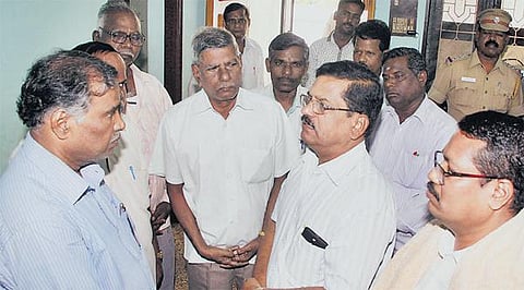 டிஎஸ்பி விஷ்ணுபிரியா பெற்றோரிடம் தேசிய தாழ்த்தப்பட்டோர் ஆணைய அதிகாரிகள் விசாரணை: 2 டிஎஸ்பி-க்களிடம் விசாரிக்க சிபிசிஐடி முடிவு