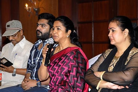 நீங்கள் விஜய், அஜித் இடத்தில் இல்லை: விஷாலுக்கு ராதிகா அறிவுரை