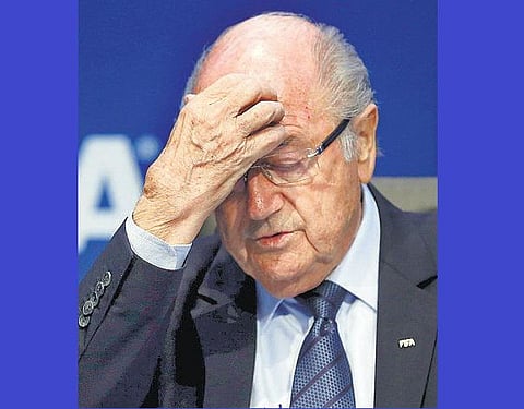 பிளேட்டர், பிளாட்டினி இடைநீக்கம்: பிஃபா நன்னெறி குழு அதிரடி நடவடிக்கை