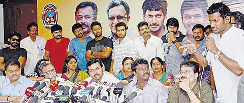 சரத்குமார் தொடர்ந்த வழக்கை சட்டப்படி சந்திப்போம்: நடிகர் விஷால் அறிவிப்பு