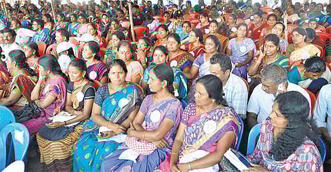 10 அம்சக் கோரிக்கைகளை வலியுறுத்தி நூலகத் துறை ஊழியர்கள் சென்னையில் உண்ணாவிரதம்