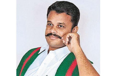 நாமக்கல்லில் இன்று சரணடைகிறார்: நான் தயார்; கேள்விகளுடன் நீங்கள் தயாரா? - சிபிசிஐடி போலீஸாருக்கு யுவராஜ் ‘வாட்ஸ்அப்’ தகவல்