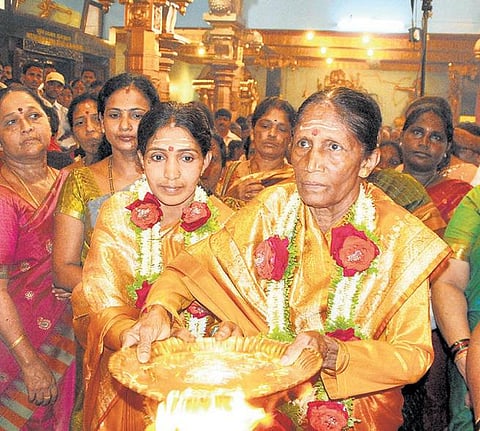 பெண் அர்ச்சகர் எங்கே?