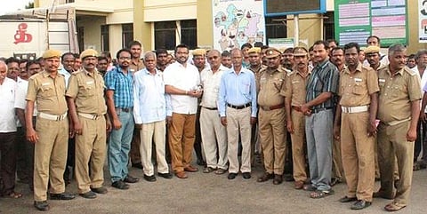 தாயக மக்கள் பேரிடர் அச்சம் போக்க அமெரிக்க பணியை உதறிய இளைஞர்!