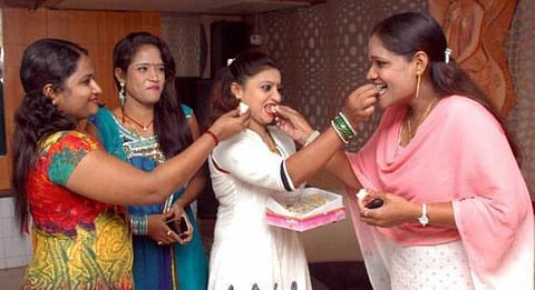 போலீஸ் சட்ட திருத்தம் நிறுத்தி வைப்பு: மகாராஷ்டிராவில் மீண்டும் நடன பார்கள் - உச்ச நீதிமன்றம் தற்காலிக அனுமதி