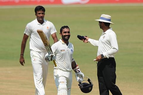 தினேஷ் கார்த்திக்கின் அபார சதம்: சரிவிலிருந்து மீண்ட தமிழ்நாடு 434 ரன்கள்