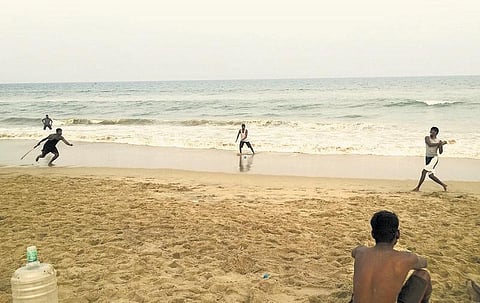 இது பீச்சாங்கரை கிரிக்கெட் மாமு!