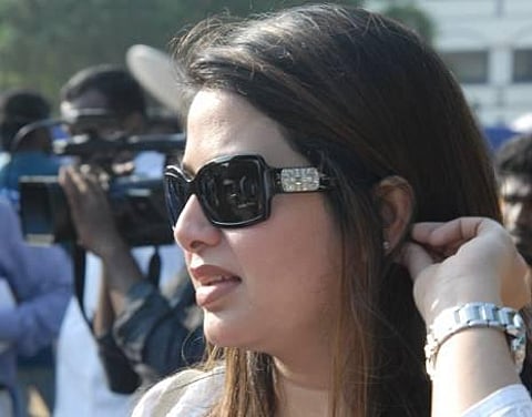 தள்ளுமுள்ளு விவகாரம்: நடிகை சங்கீதா விளக்கம்