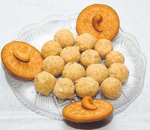 பிஸ்கட் லாடு