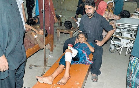 பாகிஸ்தானில் மொகரம் ஊர்வலத்தில் மனிதகுண்டு வெடித்து 22 பேர் பலி